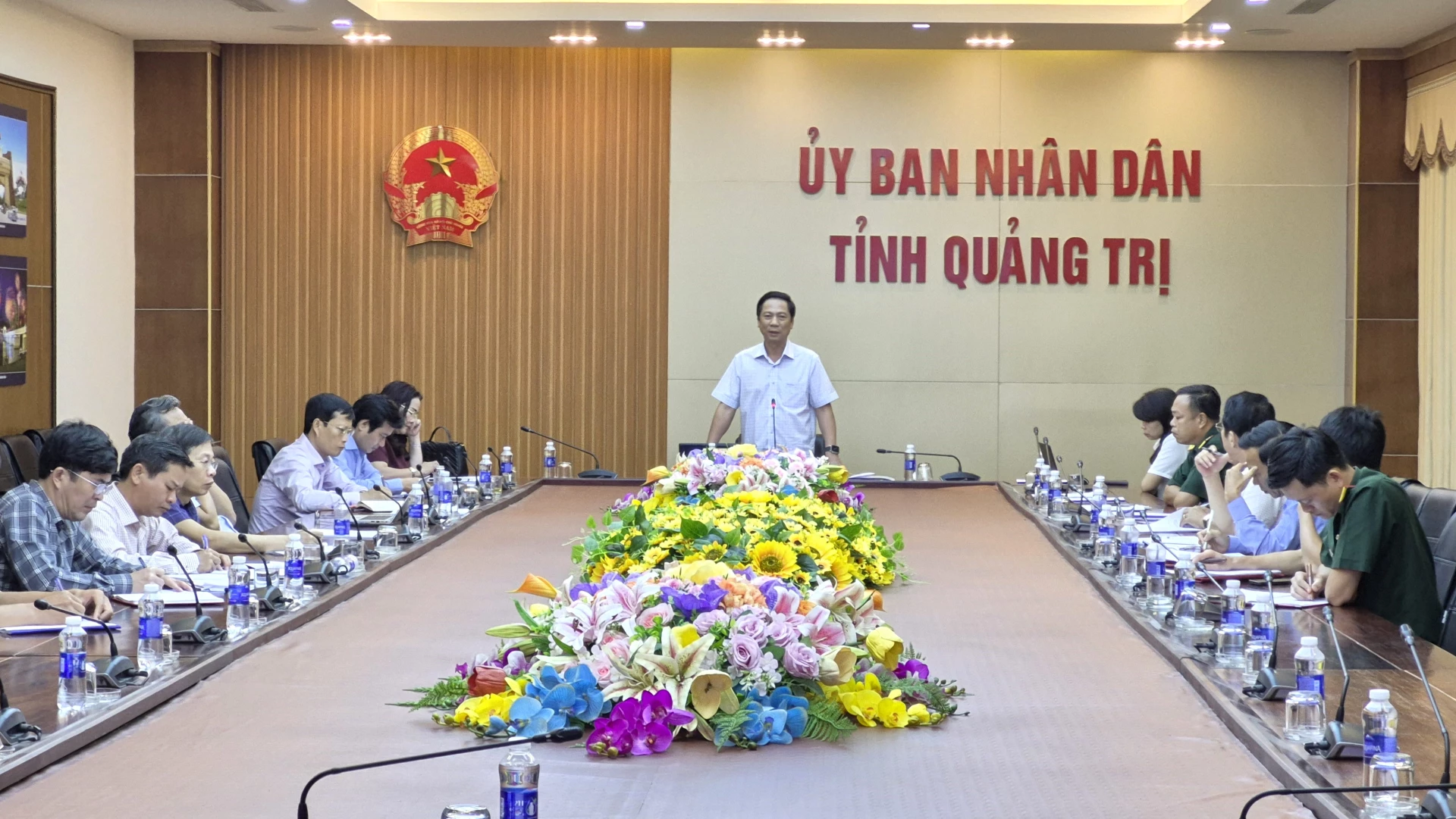 Phó Chủ tịch Thường trực UBND tỉnh Hoàng Nam làm rõ một số thách thức cần nhận diện trong công tác ứng phó thiên tai - Ảnh: T.Đ