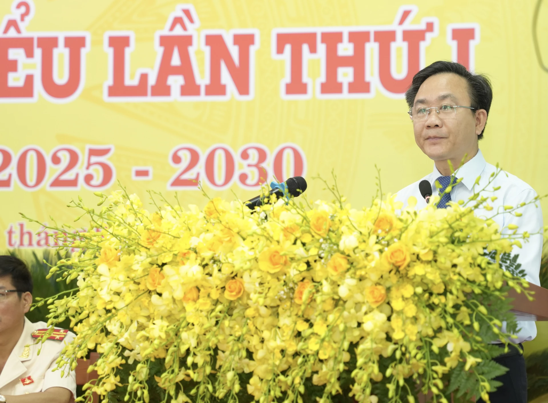 Phó Chủ tịch UBND tỉnh Hoàng Xuân Tân phát biểu chỉ đạo tại đại hội - Ảnh: Kim Hoa