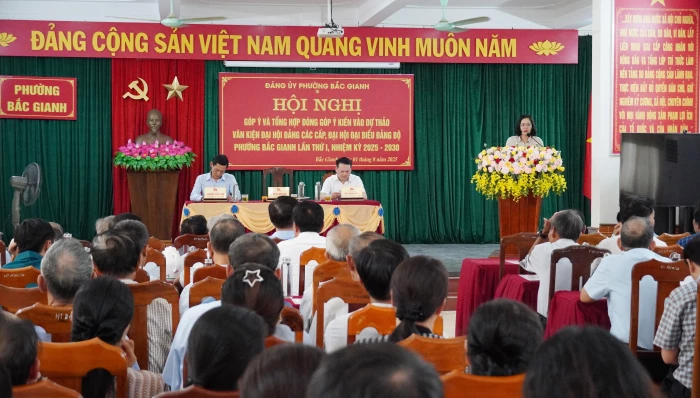 Phường Bắc Gianh: Lấy ý kiến góp ý dự thảo văn kiện Đại hội Đảng bộ phường lần thứ I