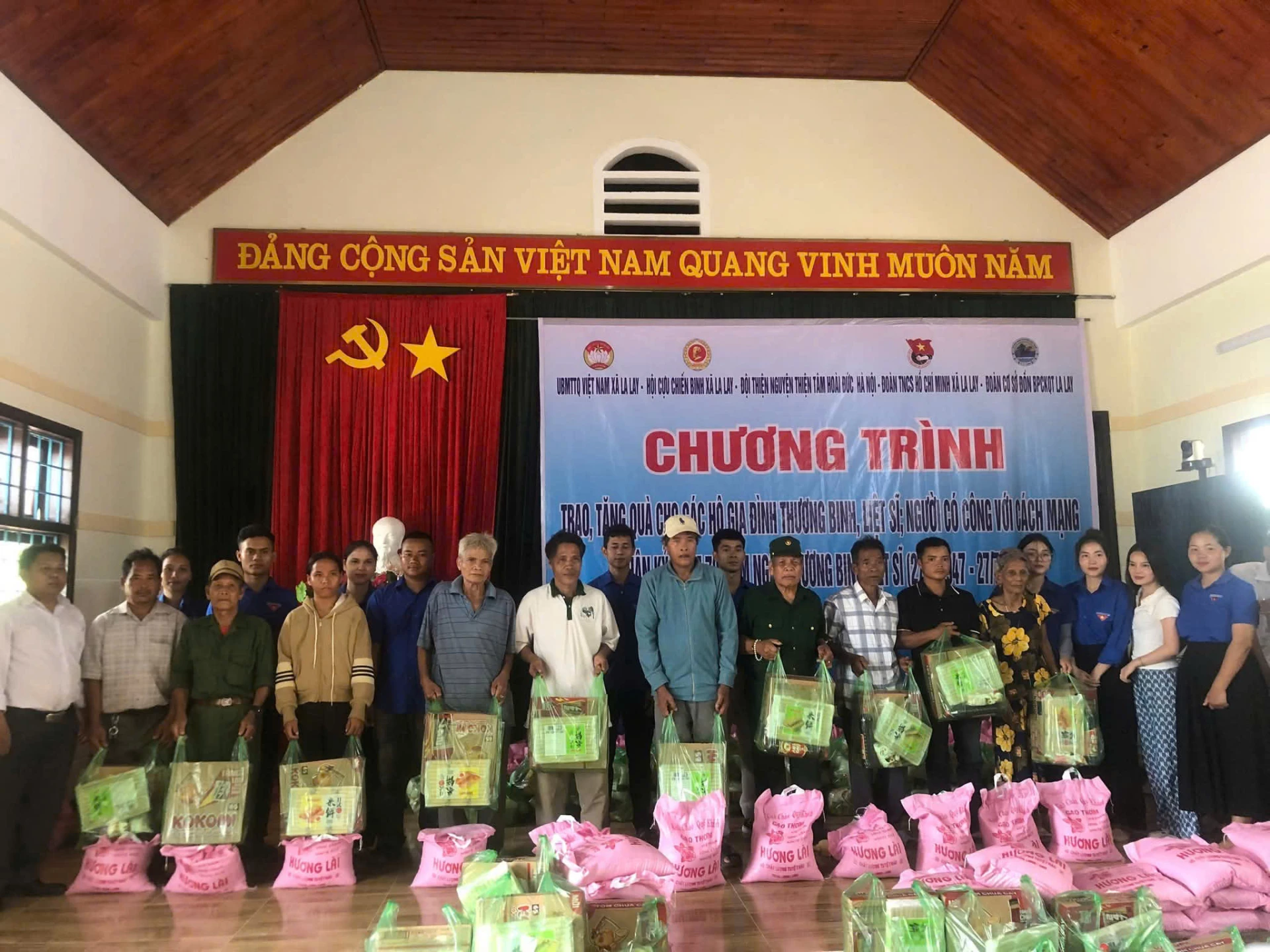 Hoạt động chăm lo đối tượng chính sách, người nghèo được xã La Lay coi trọng thực hiện - Ảnh: T.H