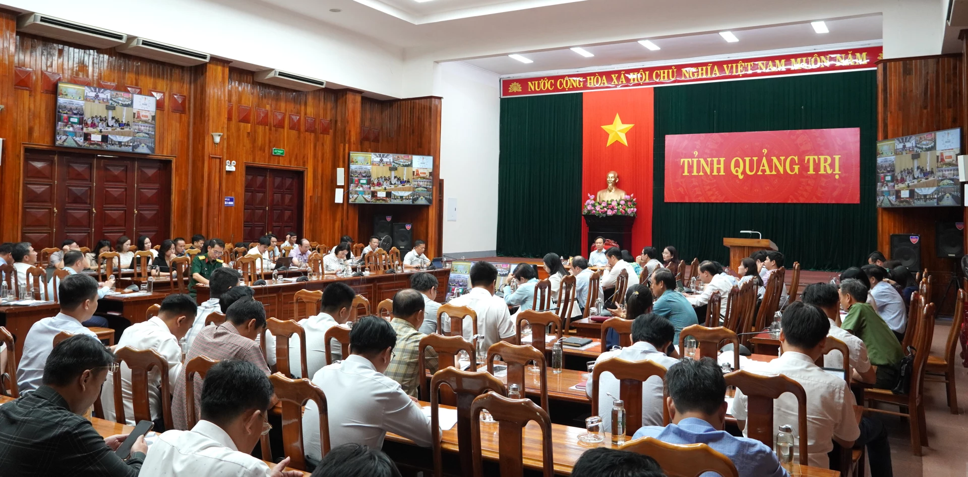 Quang cảnh hội nghị trực tuyến tại điểm cầu tỉnh Quảng Trị. Ảnh: H.Tr.