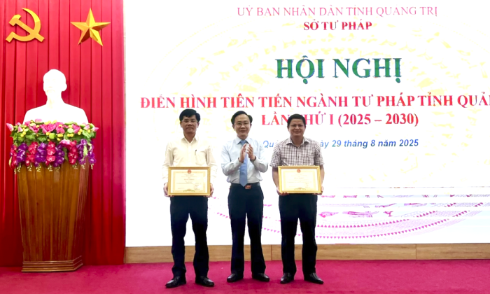 Tuyên dương các điển hình tiên tiến ngành Tư pháp Quảng Trị
