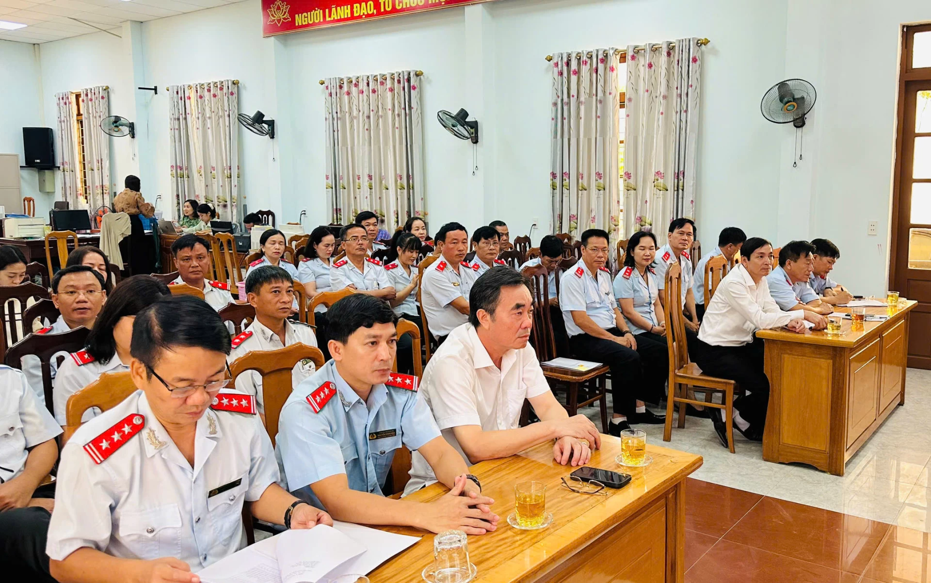 Các đại biểu tham dự hội nghị. Ảnh - B.N