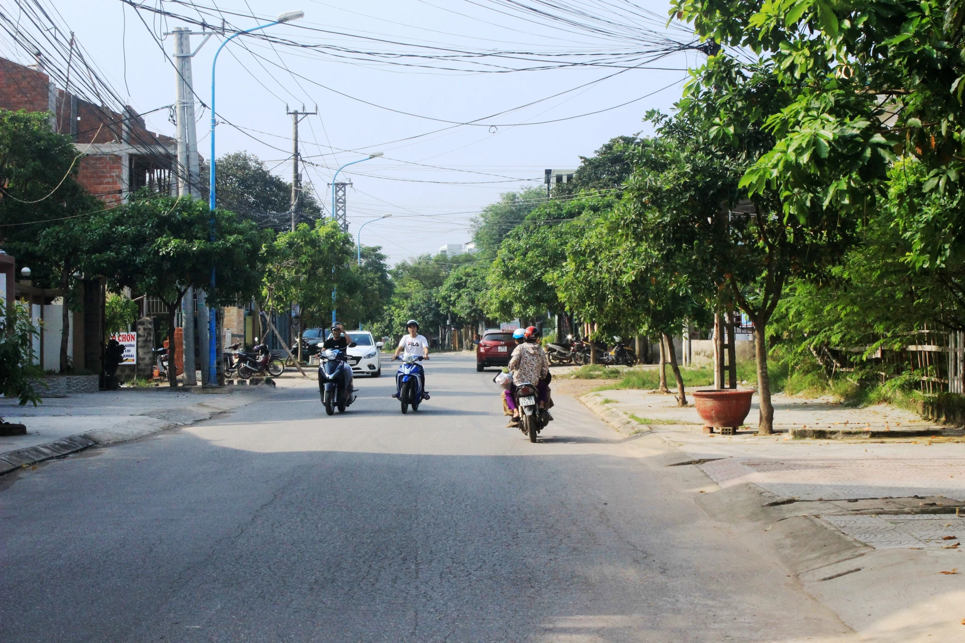 Nhiều phố ở phường Nam Đông Hà sáng - xanh - sạch - đẹp - Ảnh: H.N