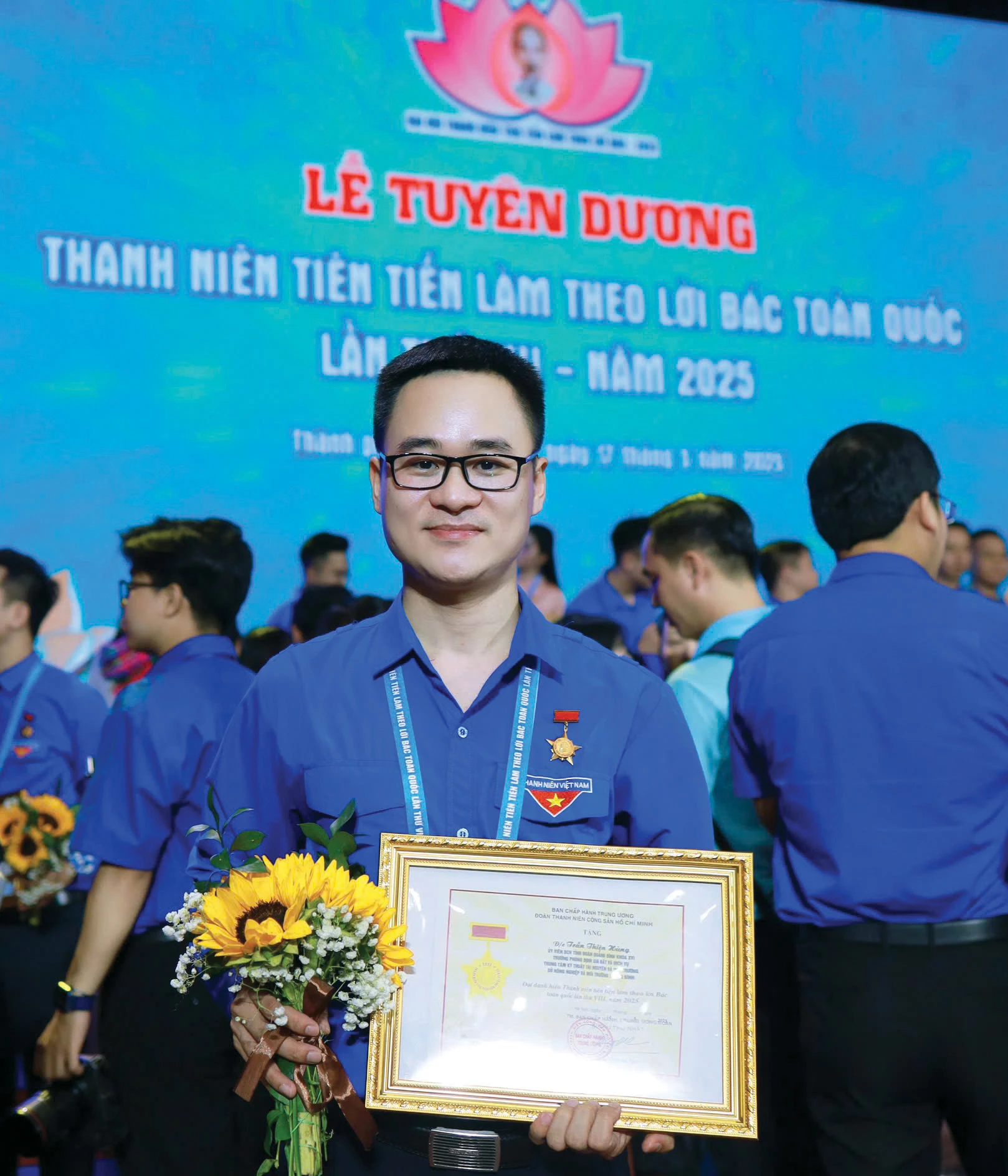Anh Trần Thiện Hùng đạt danh hiệu thanh niên tiên tiến toàn quốc lần thứ VIII, năm 2025 - Ảnh: T.T