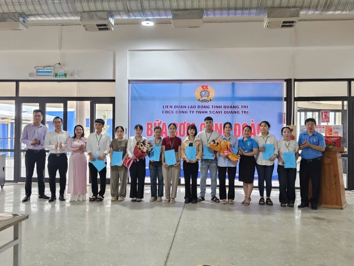 “Bữa cơm công đoàn” nghĩa tình cho hơn 500 công nhân Công ty TNHH Scavi Quảng Trị
