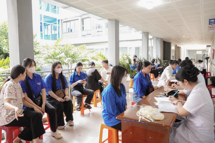 Bệnh viện đa khoa tỉnh Quảng Trị bổ sung 68 đơn vị máu toàn phần vào nguồn máu dự trữ
