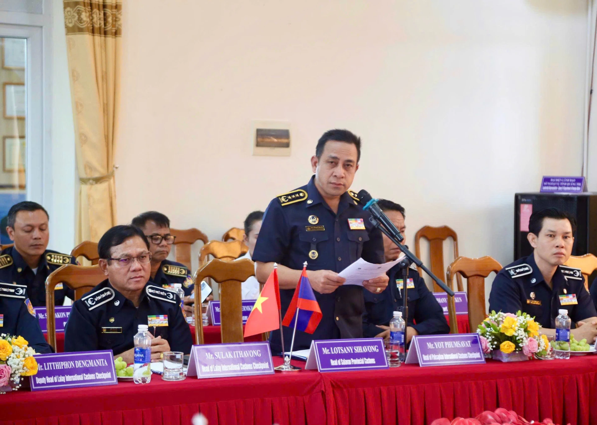 Các đại biểu trao đổi, thảo luận tại hội đàm - Ảnh: M.Đ