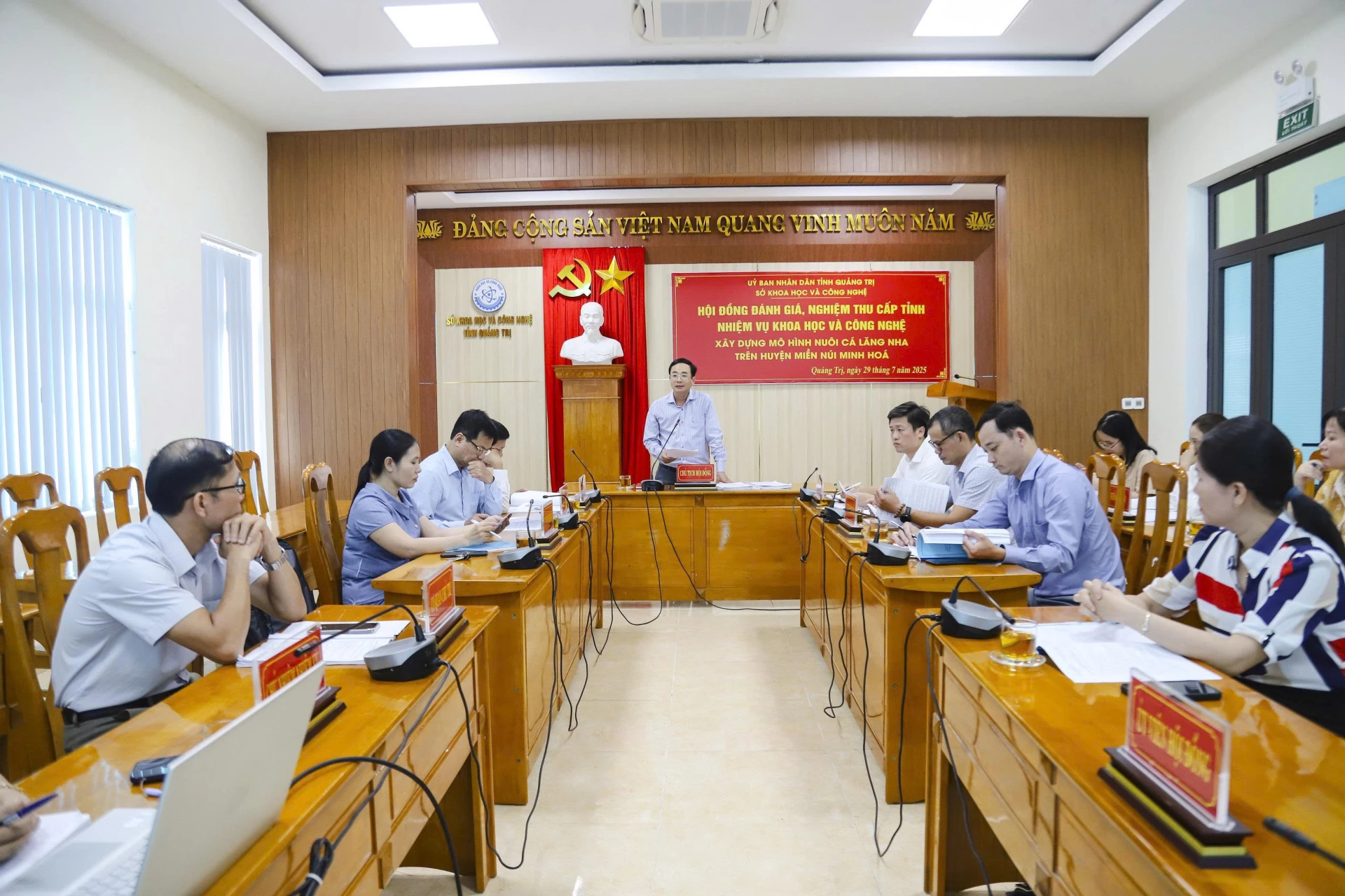 Nghiệm thu nhiệm vụ KHCN “Xây dựng mô hình nuôi cá lăng nha trên xã miền núi Minh Hóa” - Ảnh M.N
