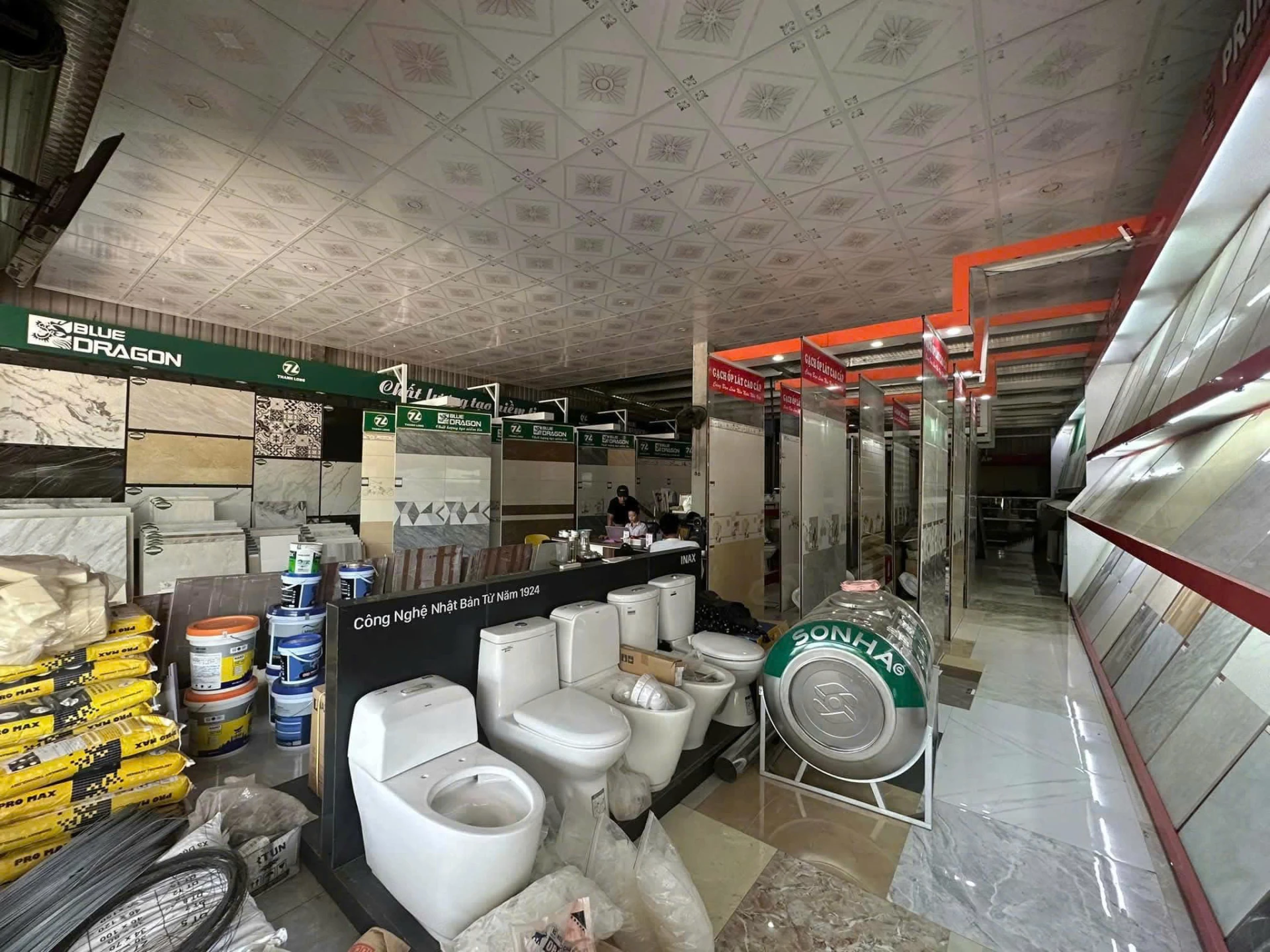 Giá vật liệu xây dựng thời điểm này có xu hướng tăng 5%-10% - Ảnh: T.P