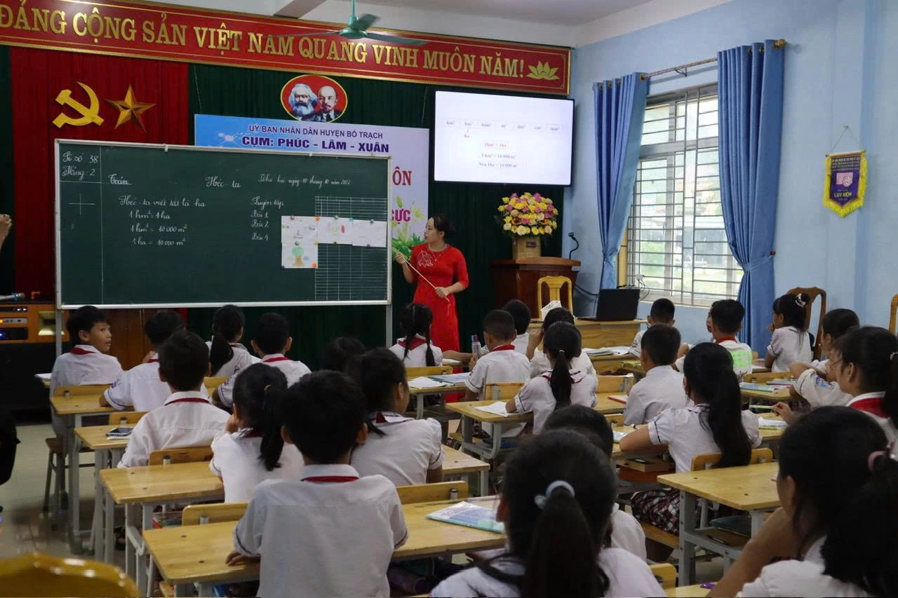 Nhờ đổi mới phương pháp dạy học đã tạo hứng thú cho học sinh trong học tập - Ảnh: Nh.V