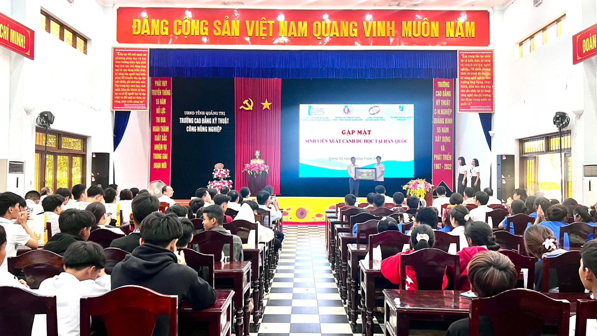 Toàn cảnh buổi lễ