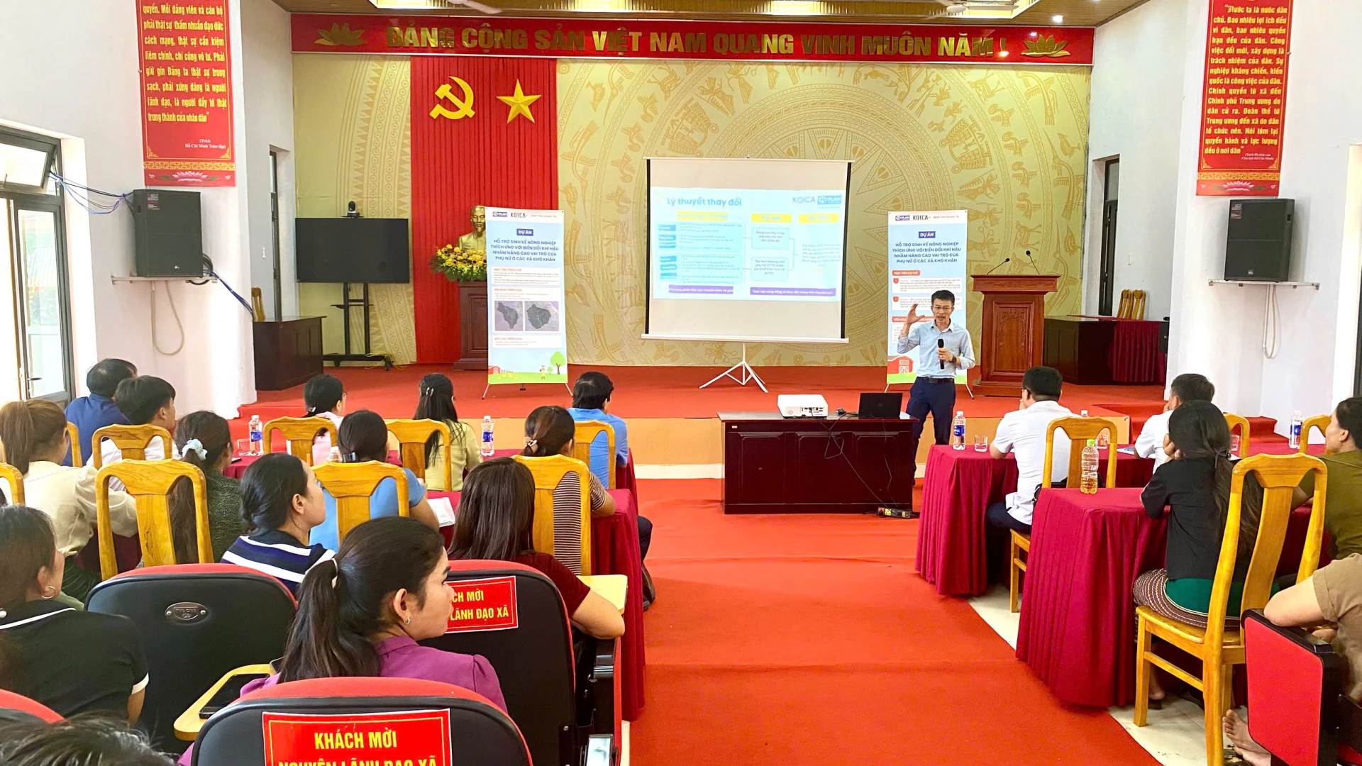 Văn phòng Plan tại Quảng Trị trình bày về mục tiêu và các hoạt động chính của Dự án