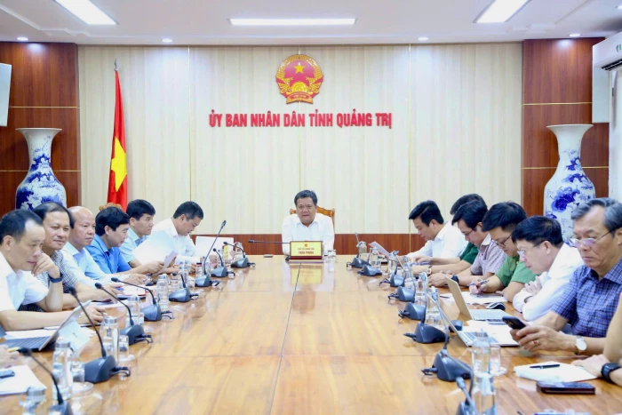 Nắm chắc diễn biến thời tiết, chủ động ứng phó với áp thấp nhiệt đới có khả năng mạnh lên thành bão
