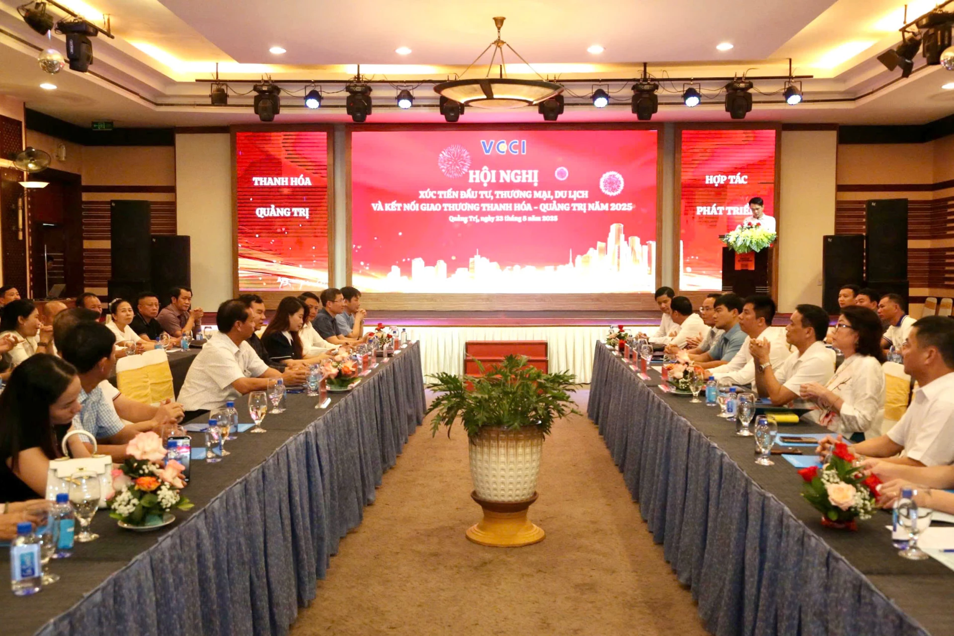 Quang cảnh hội nghị - Ảnh: M.Đ
