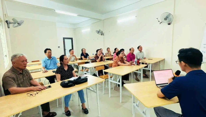 U70 đến lớp học ngoại ngữ, AI…