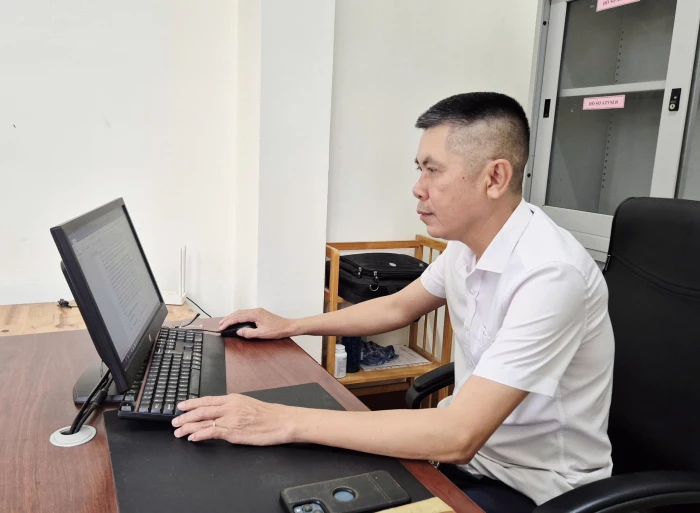 Người kỹ sư điện làm theo Bác