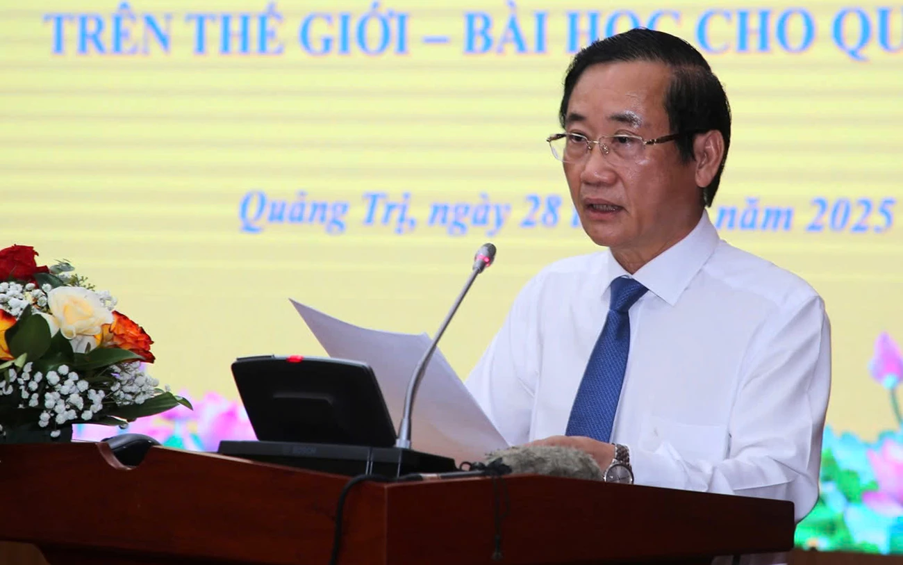 Nguyên Ủy viên Ban Thường vụ, nguyên Trưởng ban Tuyên giáo và Dân vận Tỉnh ủy Hồ Đại Nam phát biểu đề dẫn tại hội thảo - Ảnh: N.H


