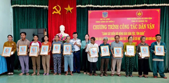 Cảnh sát biển đồng hành với ngư dân và đồng bào dân tộc, tôn giáo