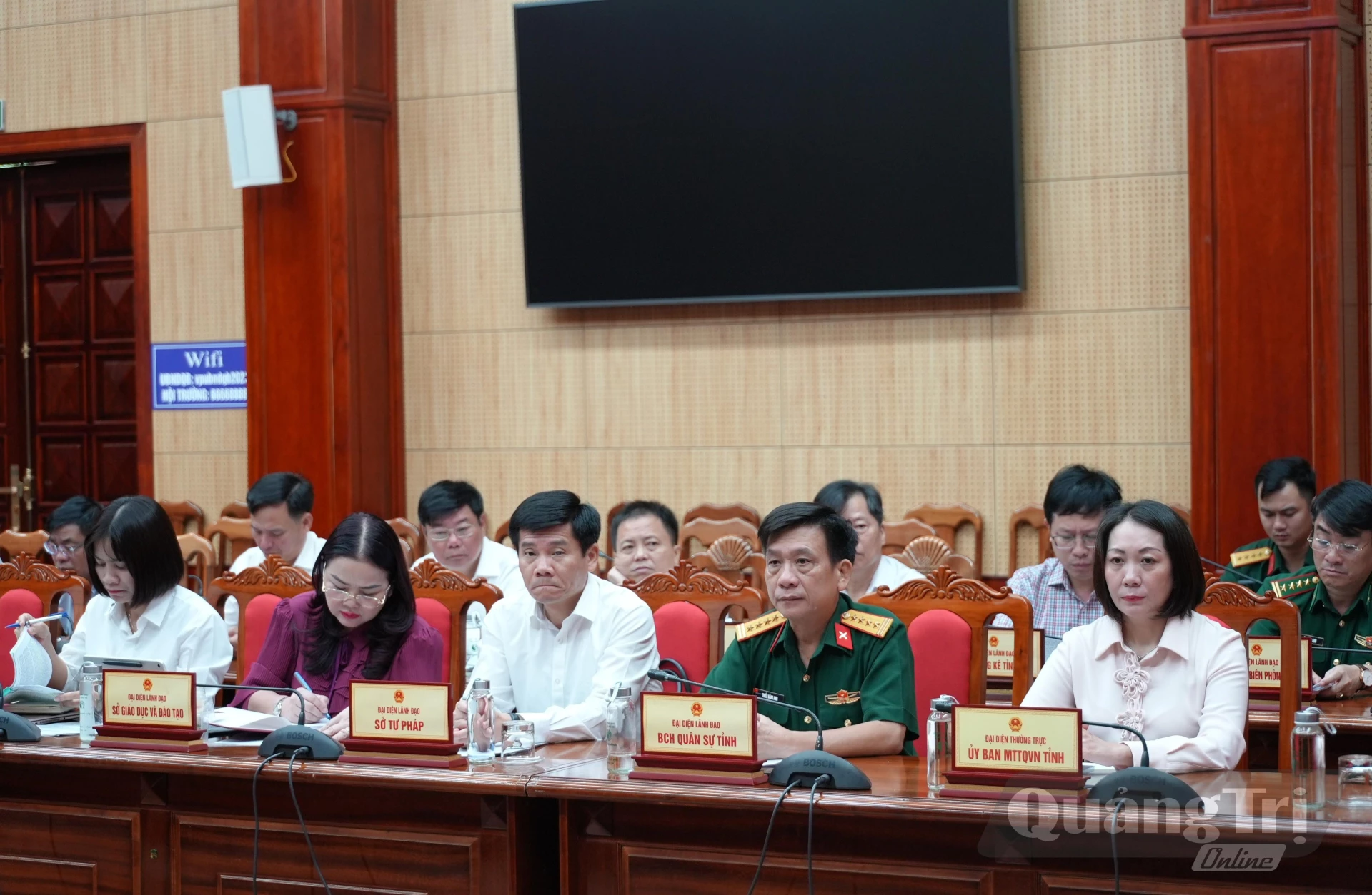 Các đại biểu tham dự phiên họp - Ảnh: T.Đ