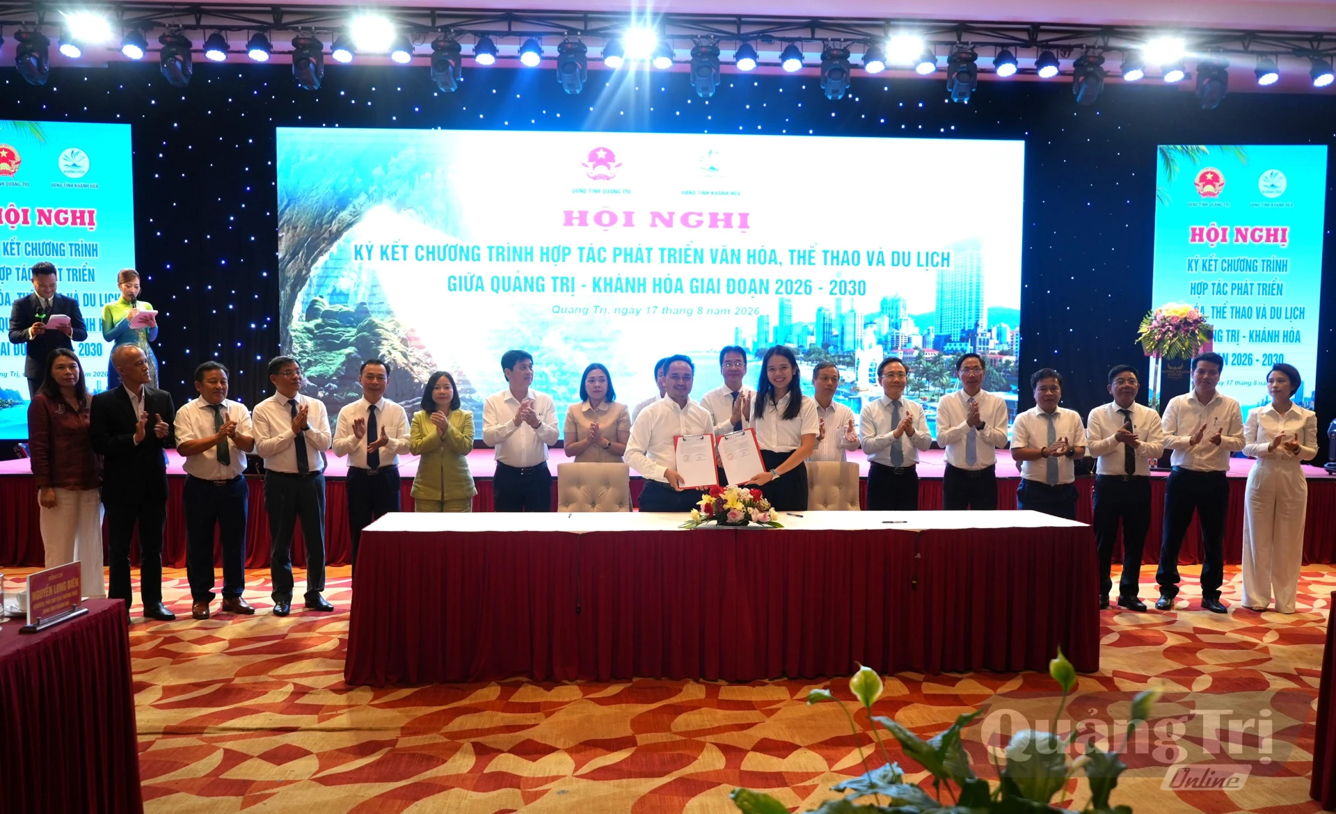 Công ty TNHH Thương mại và Du lịch ABTOURS ( Khánh Hòa) và Công ty cổ phần phát triển đô thị Phương Bắc ( Quảng Trị) ký kết biên bản hợp tác - Ảnh:T.Đ