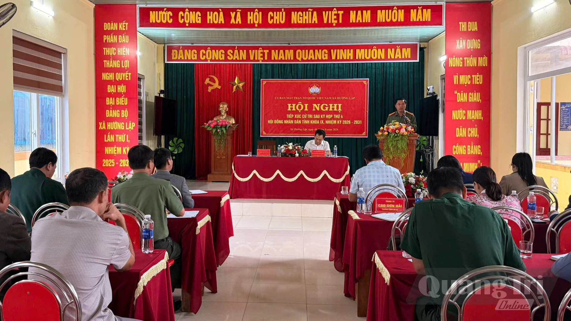 Quang cảnh buổi tiếp xúc cử tri tại xã Hướng Lập - Ảnh: H.H