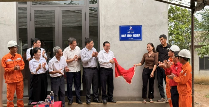 Khánh thành Nhà tình nghĩa cho hộ khó khăn tại xã Hướng Hiệp