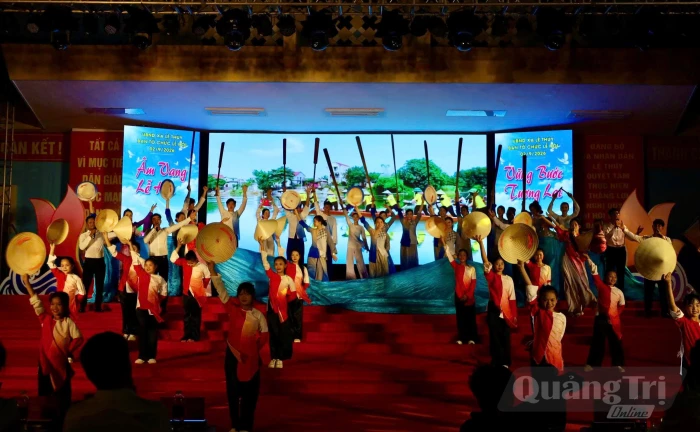 'Kiến Giang-Âm vang lễ hội, vững bước tương lai'