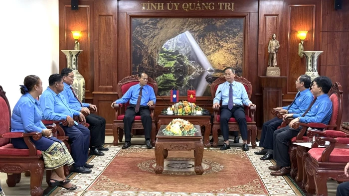 Đoàn đại biểu Liên hiệp Công đoàn tỉnh Sạ-vẳn-na-khệt chào xã giao lãnh đạo Tỉnh ủy Quảng Trị