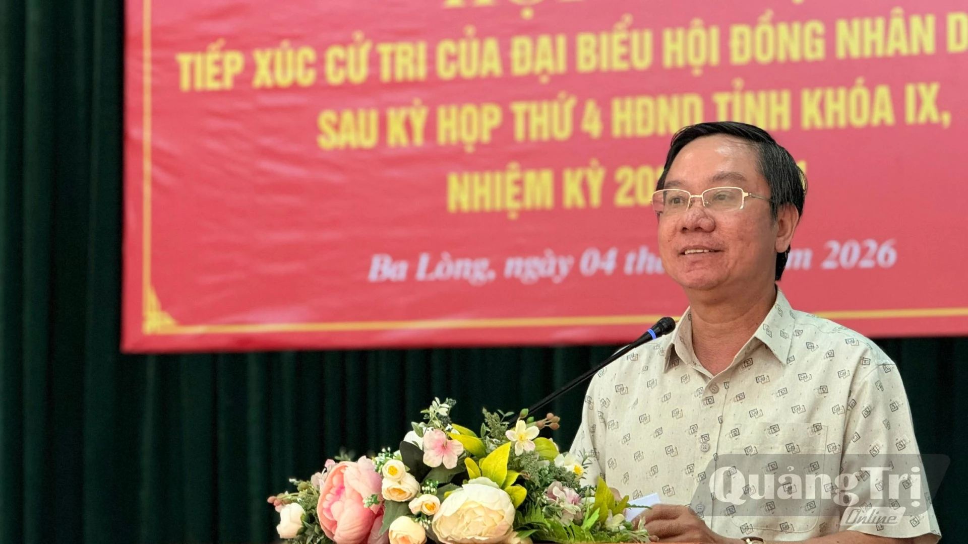 Đại diện tổ đại biểu HĐND tỉnh tiếp thu các ý kiến, kiến nghị của cử tri - Ảnh: H.H