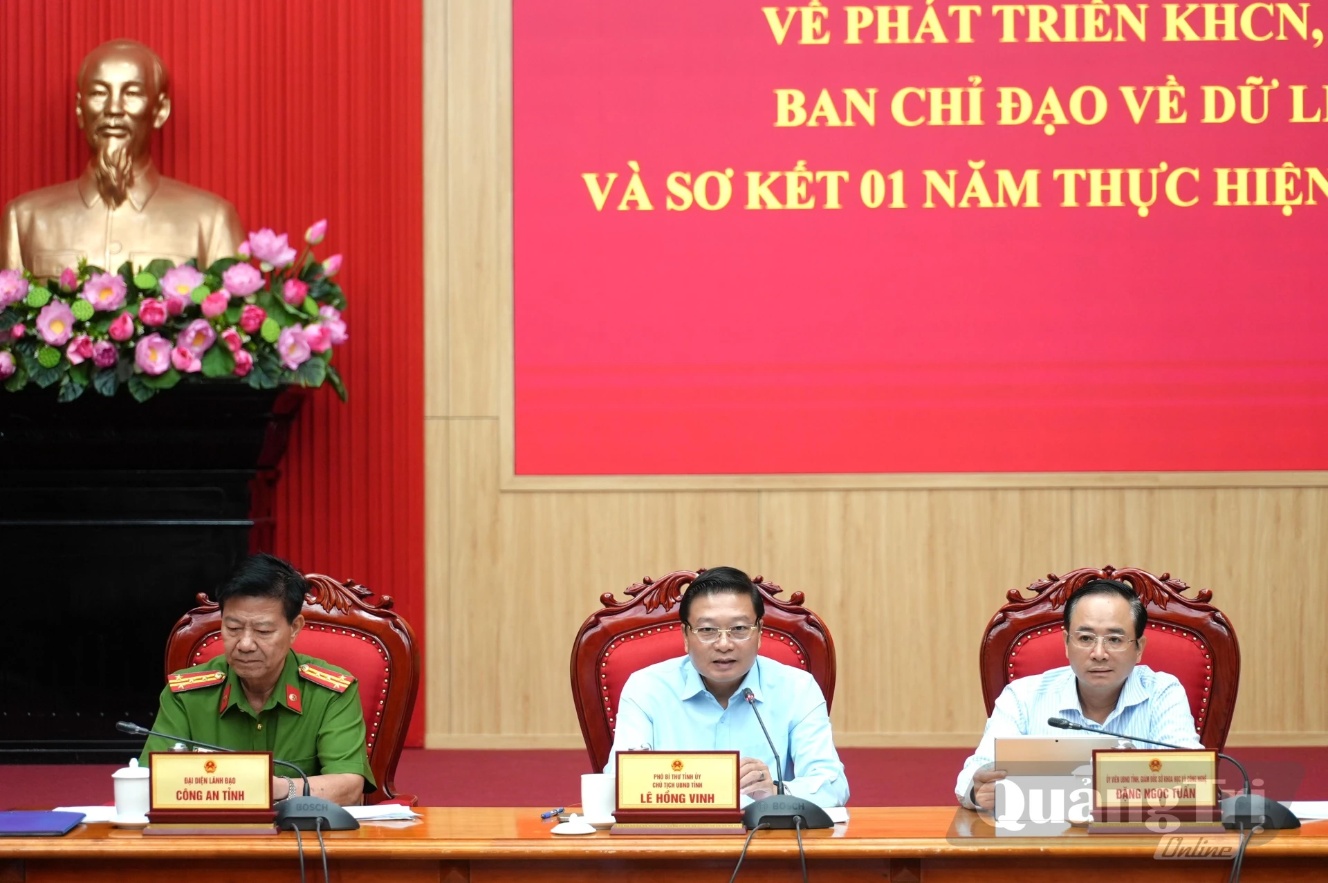 Đồng chí Lê Hồng Vinh, Chủ tịch UBND tỉnh, Trưởng 2 Ban chỉ đạo chủ trì hội nghị - Ảnh: T.Đ