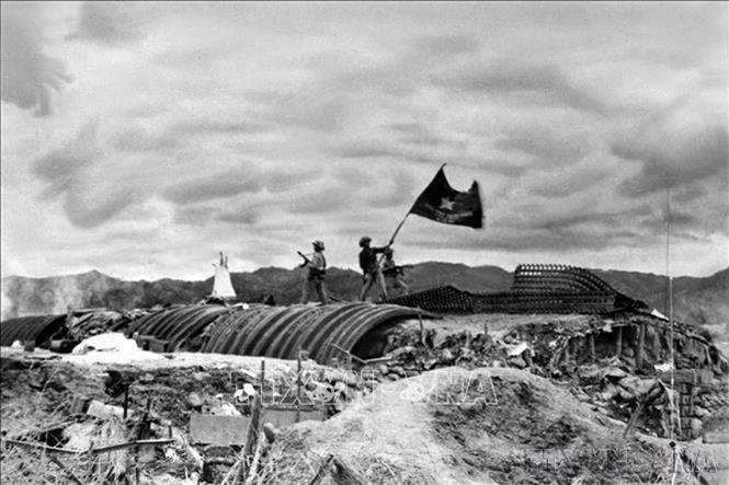 Ngày 7/5/1954, quân và dân ta đã đập tan tập đoàn cứ điểm Điện Biên Phủ, làm nên Chiến thắng lịch sử Điện Biên Phủ lừng lẫy năm châu, chấn động địa cầu-một mốc son chói lọi của dân tộc Việt Nam trong cuộc đấu tranh chống chủ nghĩa thực dân, vì độc lập tự do trong thế kỷ 20. Ảnh: Tư liệu TTXVN