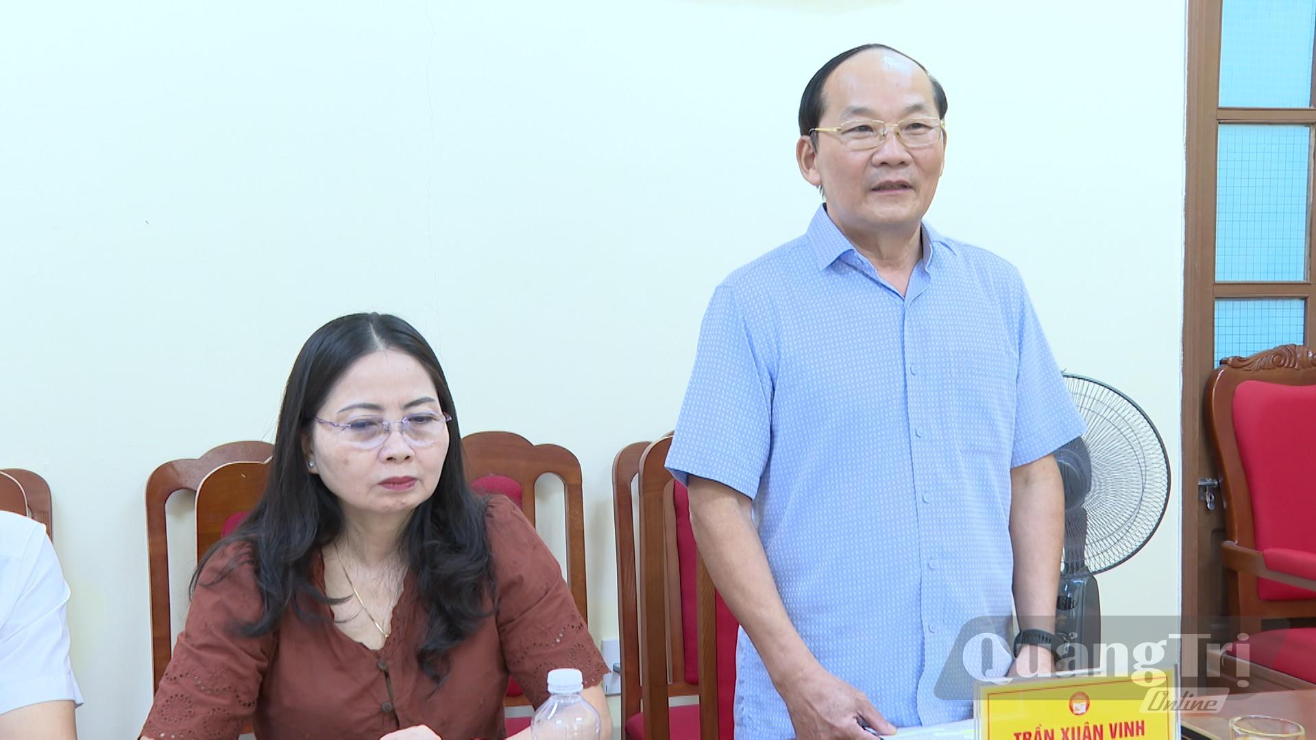 Ông Trần Xuân Vinh, Chủ tịch Hội Khuyến học tỉnh báo cáo tình hình hoạt động của Hội - Ảnh: Nl