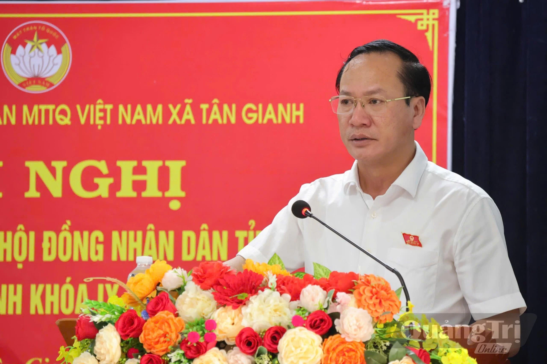 Đại diện tổ đại biểu HĐND tỉnh phát biểu tiếp thu ý kiến tại buổi tiếp xúc - Ảnh: L.T