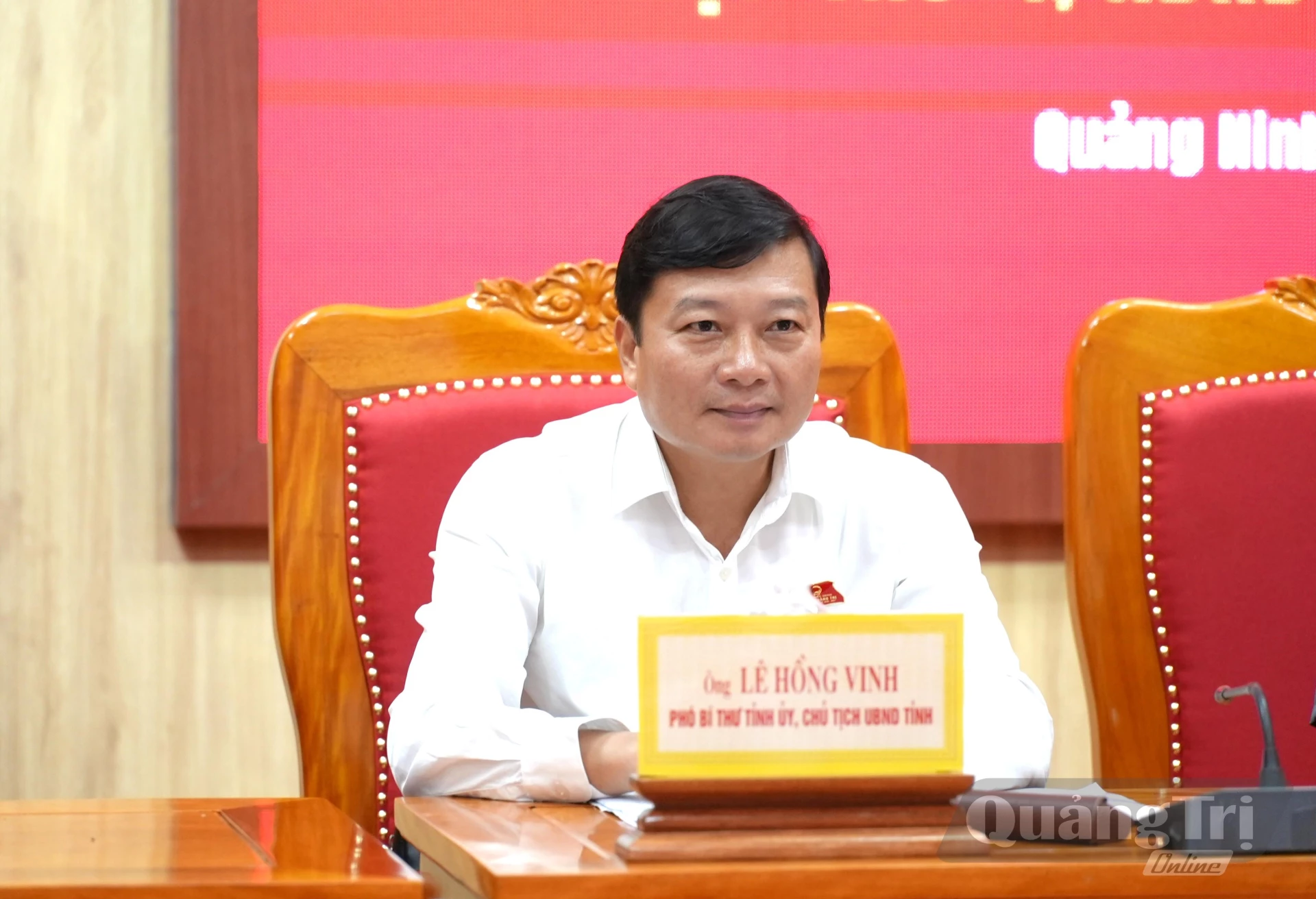 Ông Lê Hồng Vinh, Chủ tịch UBND tỉnh tiếp xúc cử tri xã Quảng Ninh - Ảnh: T.Đ