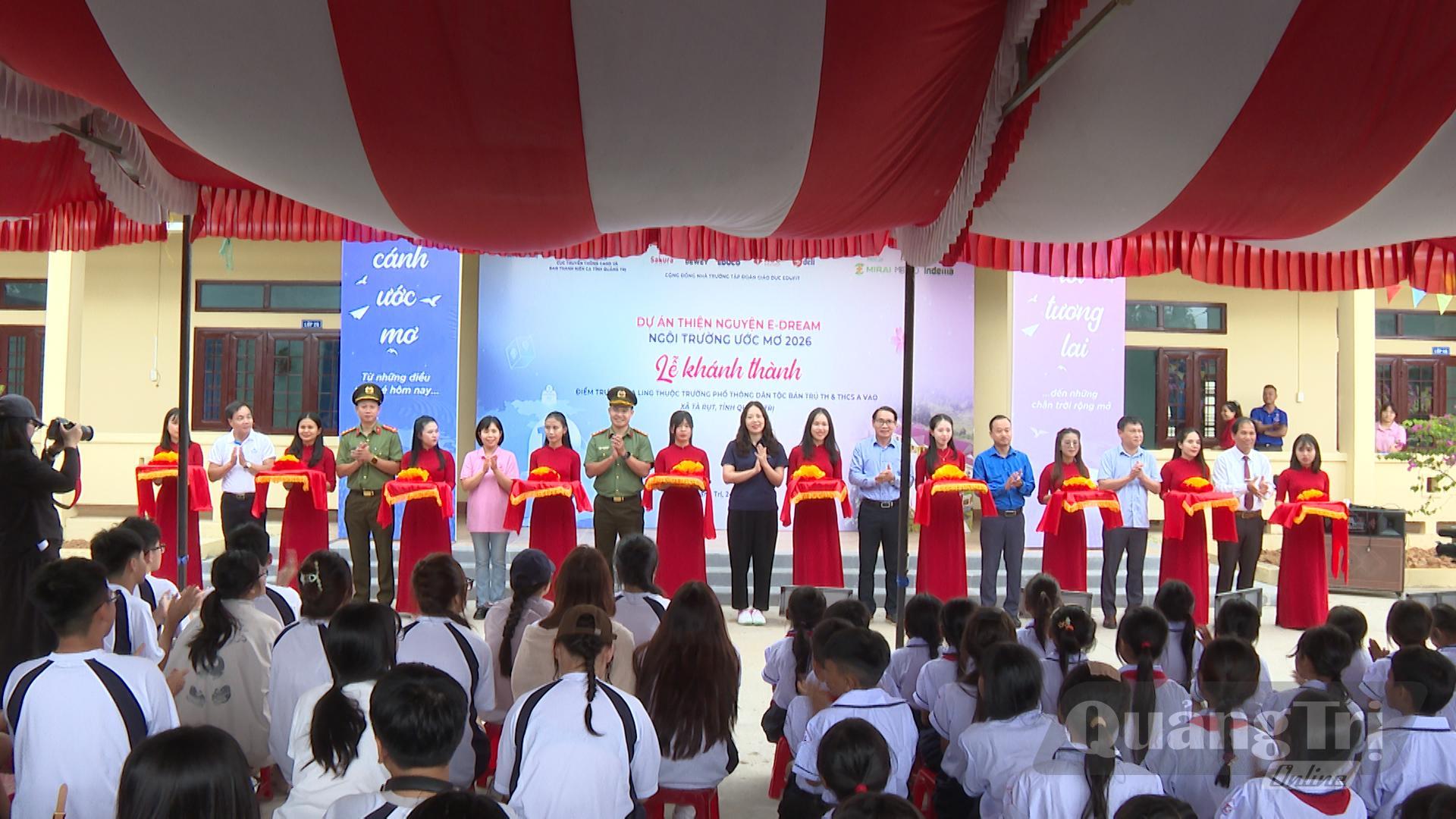 Lễ khánh thành công trình “Ngôi Trường Ước Mơ” tại điểm trường Pa Ling 1, thuộc Trường PTDTBT Tiểu học & THCS A Vao, xã Tà Rụt - Ảnh: Hoàng Hùng