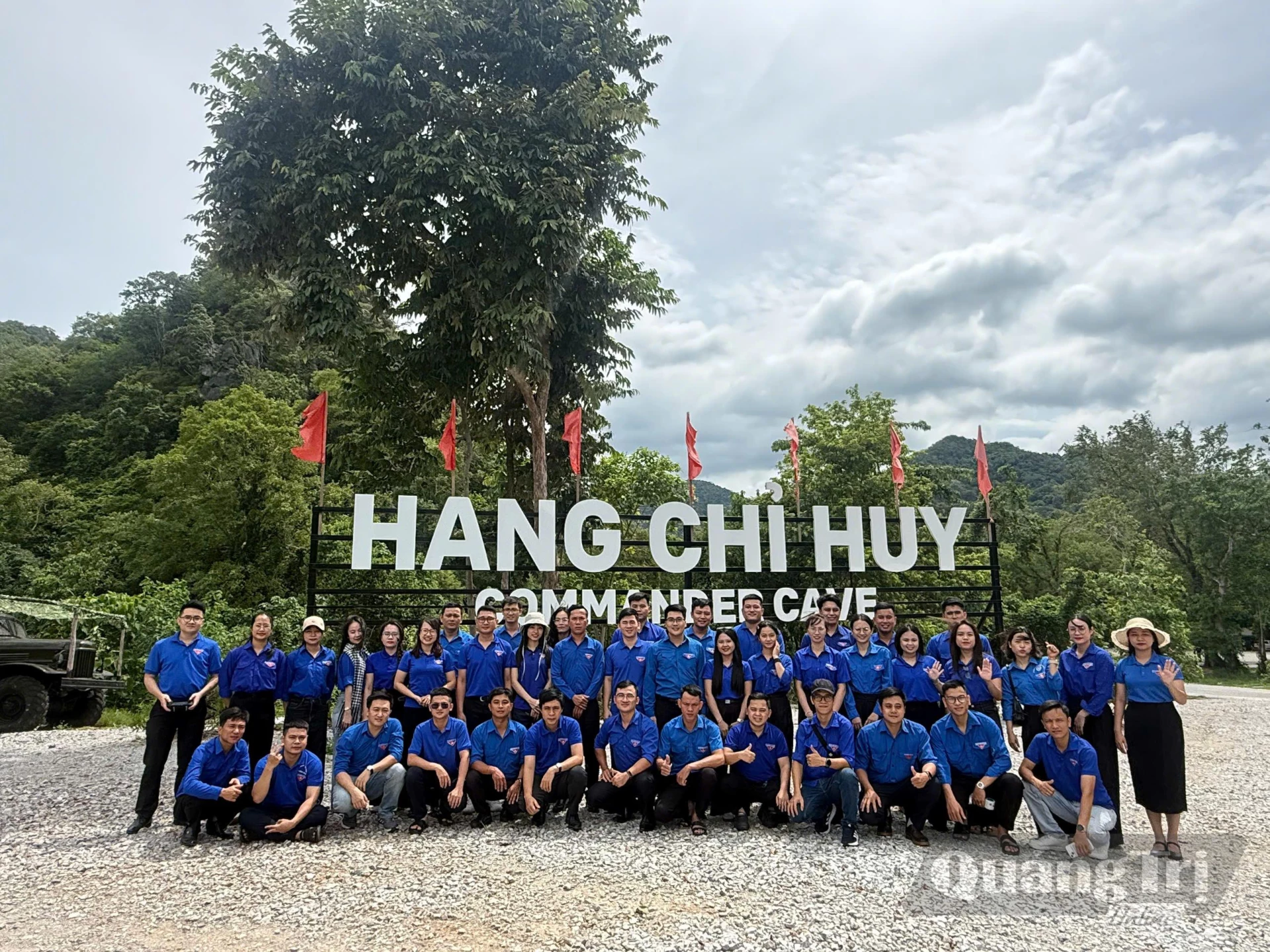 Đoàn UBND tỉnh trong hành trình về nguồn tại Đường Trường Sơn huyền thoại-Hang Chỉ Huy - Ảnh: H.T