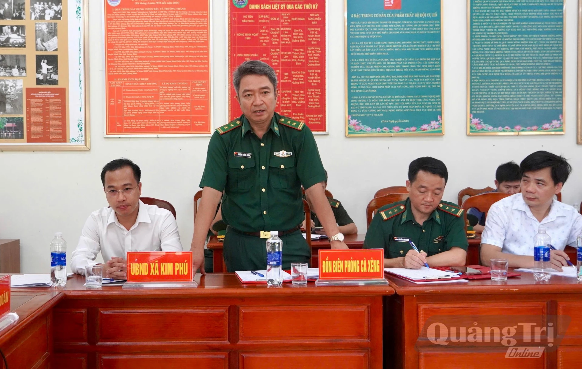 Lãnh đạo Đồn Biên phòng Cà Xèng phát biểu tại buổi làm việc - Ảnh: H.N