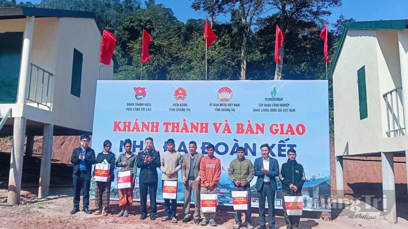 Những ngôi nhà Đại đoàn kết hoàn thành giúp các hộ dân sớm an cư, lạc nghiệp - Ảnh: T.M