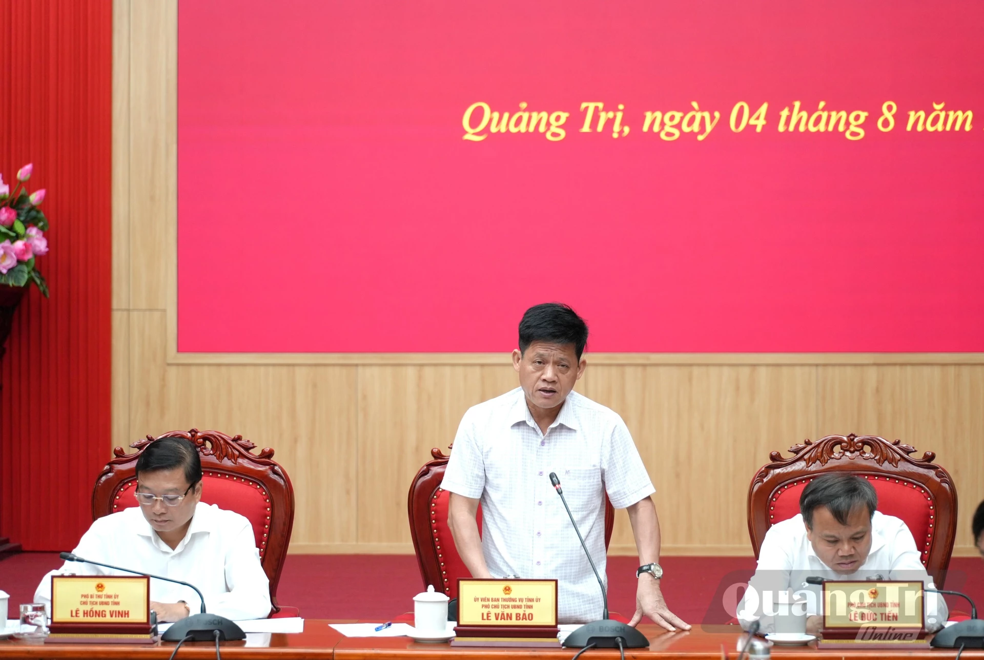 Đồng chí Lê Văn Bảo, Phó Chủ tịch UBND tỉnh phát biểu tại phiên họp - Ảnh: T.Đ