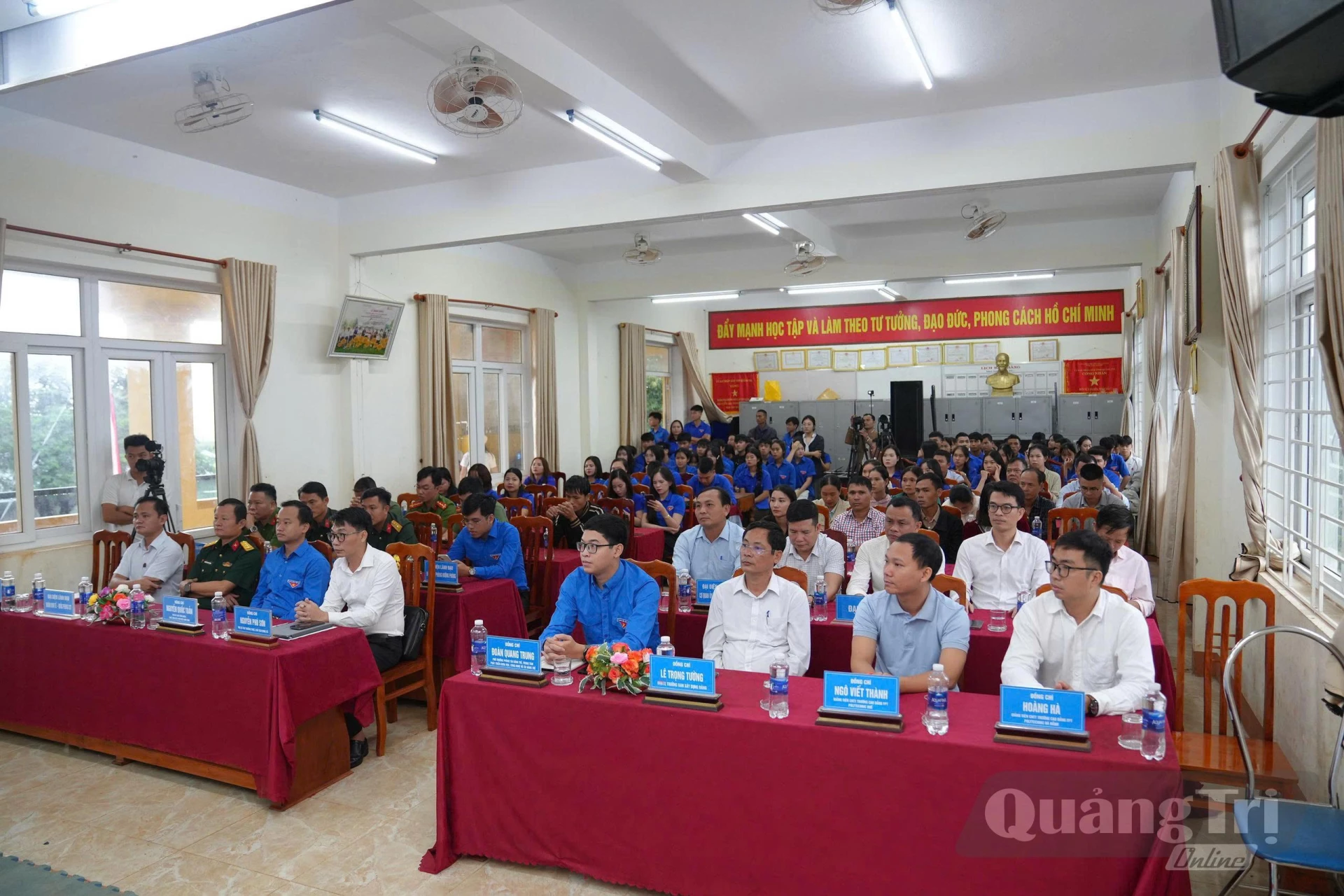 Các đại biểu tham dự chương trình - Ảnh: L.O