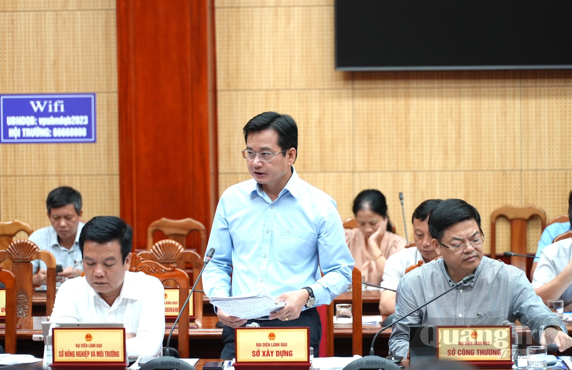 Lãnh đạo Sở Xây dựng phát biểu tại phiên họp - Ảnh: T.Đ