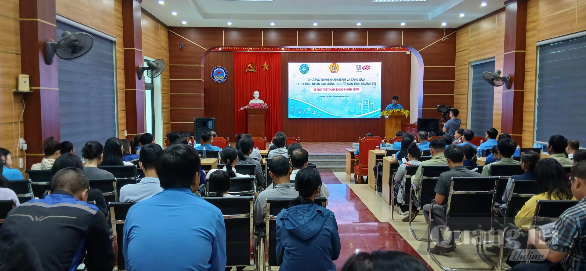 Quang cảnh Ngày hội Trao sức khỏe công nhân - Vì một Việt Nam khỏe mạnh. Ảnh - HĐ.