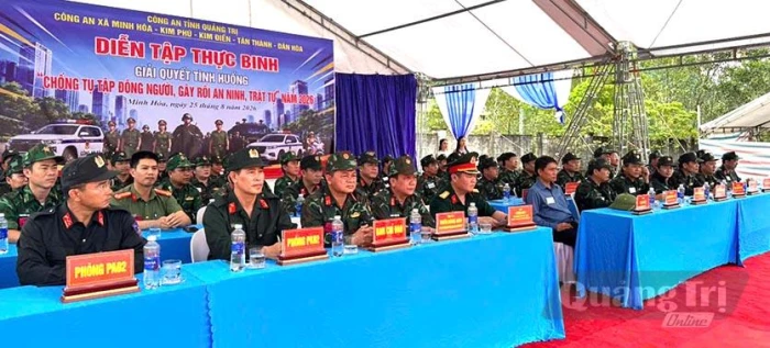 Diễn tập thực binh giải quyết tình huống 'Chống tụ tập đông người, gây rối an ninh, trật tự'