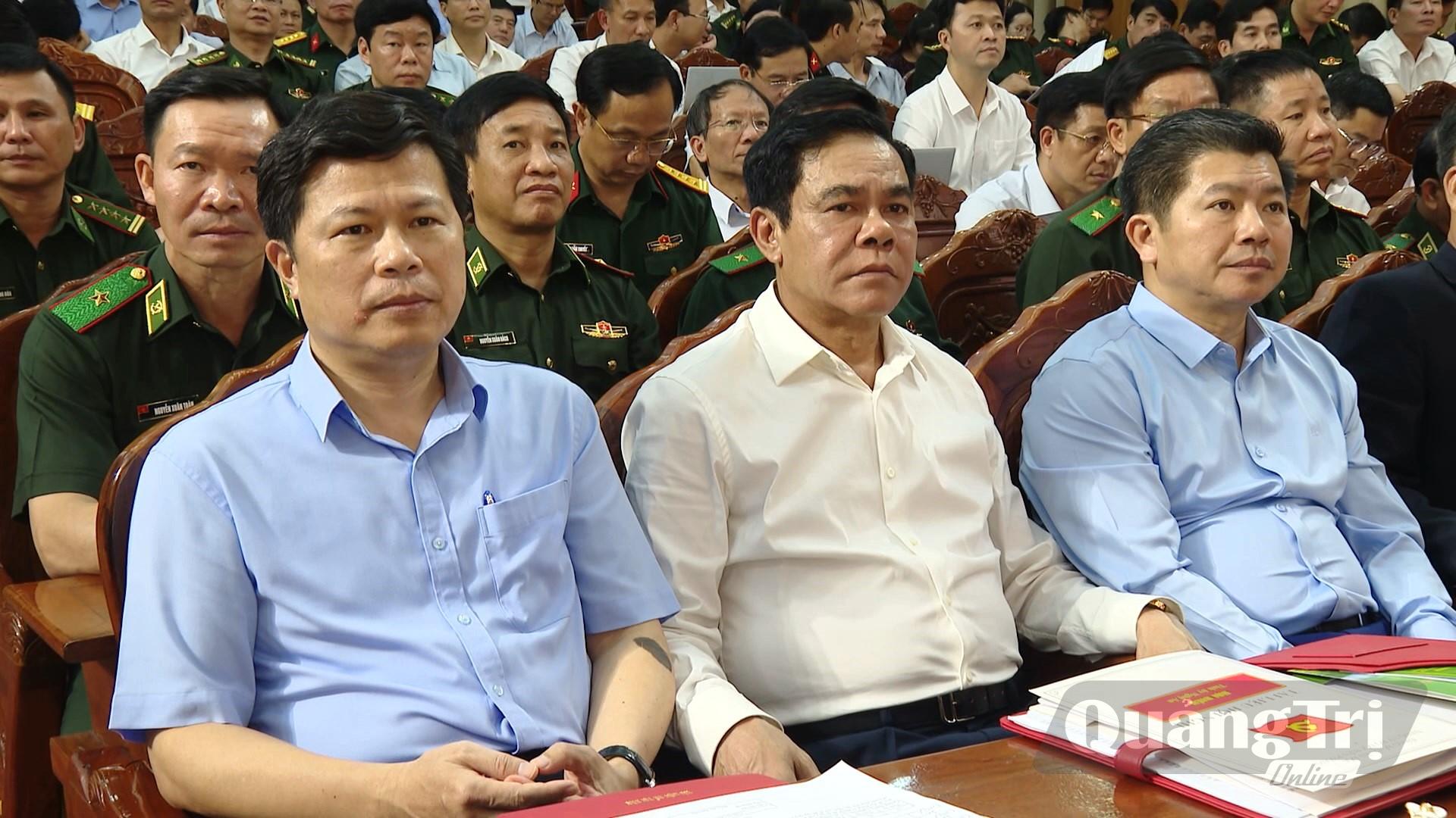 Đồng chí Trần Vũ Khiêm, Phó Bí thư Thường trực Tỉnh ủy, Trưởng đoàn đại biểu Quốc hội tỉnh dự hội nghị - Ảnh: Q.V