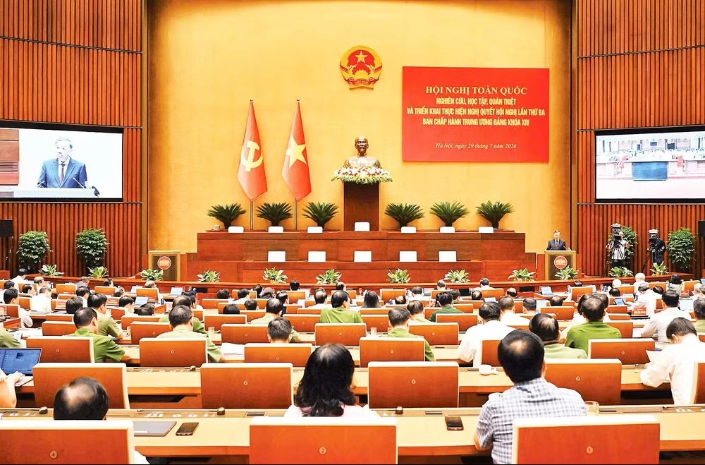 Tổng Bí thư, Chủ tịch nước Tô Lâm phát biểu chỉ đạo Hội nghị toàn quốc nghiên cứu, học tập, quán triệt và triển khai thực hiện Nghị quyết Hội nghị lần thứ ba Ban Chấp hành Trung ương Đảng khóa XIV. (Ảnh TRẦN HẢI)