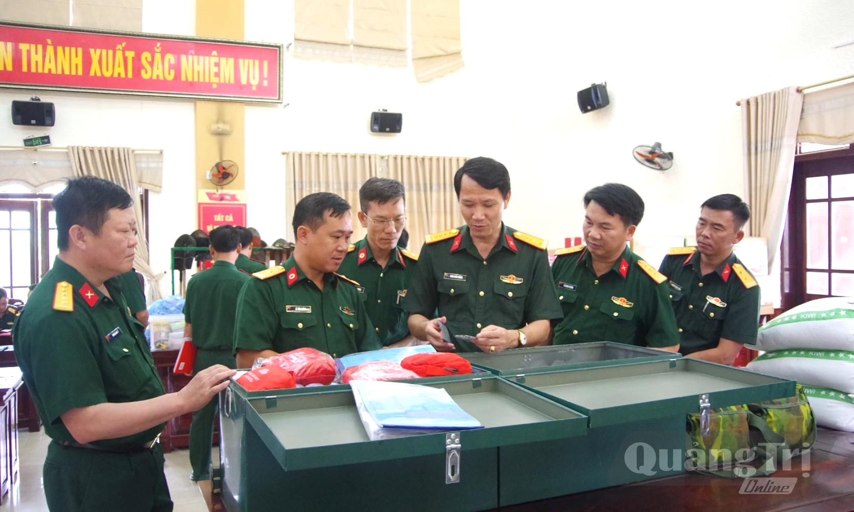 Ban Chỉ đạo 515 Quân khu 4 kiểm tra cơ số thuốc phục vụ nhiệm vụ tìm kiếm, quy tập hài cốt liệt sĩ - Ảnh: H.C