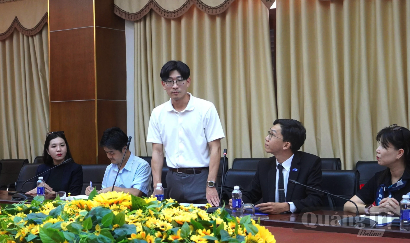 Ông Shinya Nishida, Giám đốc cấp cao Bộ phận Vật liệu điện tử Tập đoàn Konematsu Corporation (Nhật Bản) phát biểu tại buổi làm việc - Ảnh: M.T
