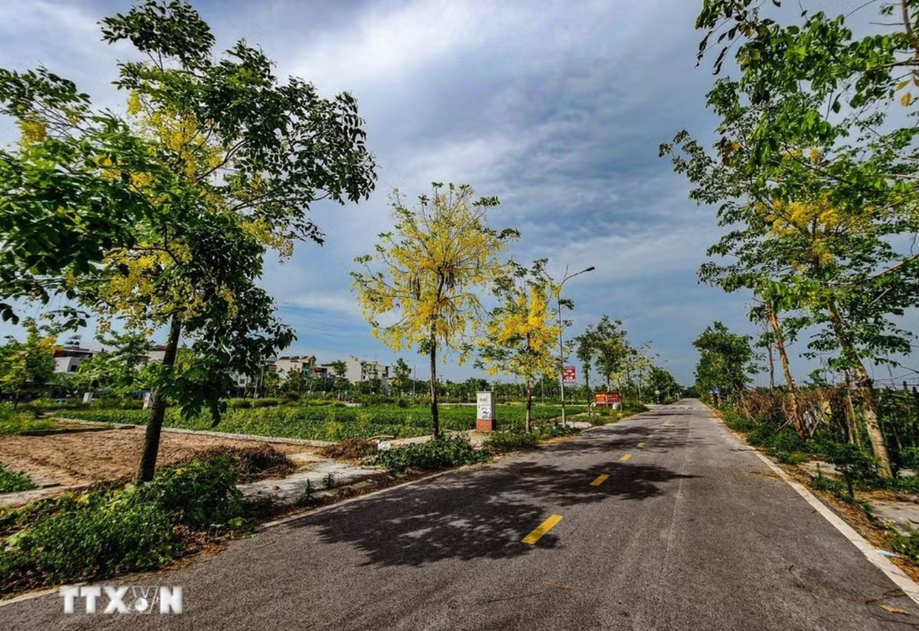 Hạ tầng giao thông tại một số khu tái định cư ở xã Thư Lâm (Hà Nội) cơ bản được hoàn thiện, phục vụ người dân di dời. (Ảnh: Trung Nguyên/TTXVN)