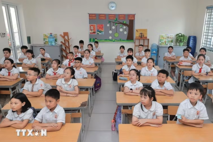 Sắp xếp trường học: Bộ Nội vụ hướng dẫn giải quyết chính sách trước 30/11